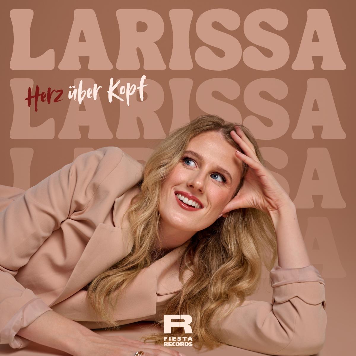 LARISSA - Herz über Kopf