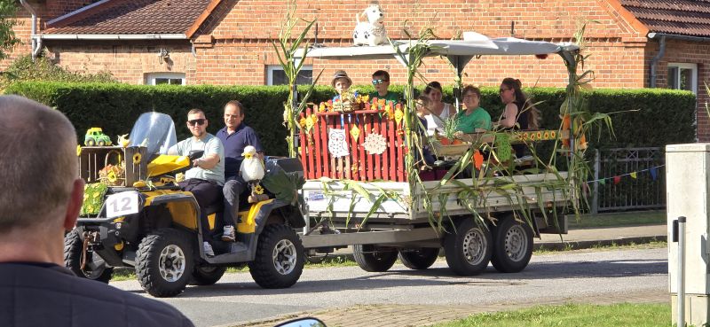 Erntefest in Rakow 2025 / g_7_0_20250920_141343.jpg