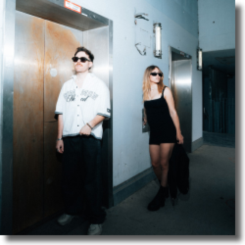 Ely Oaks & LAVINIA - Borderline